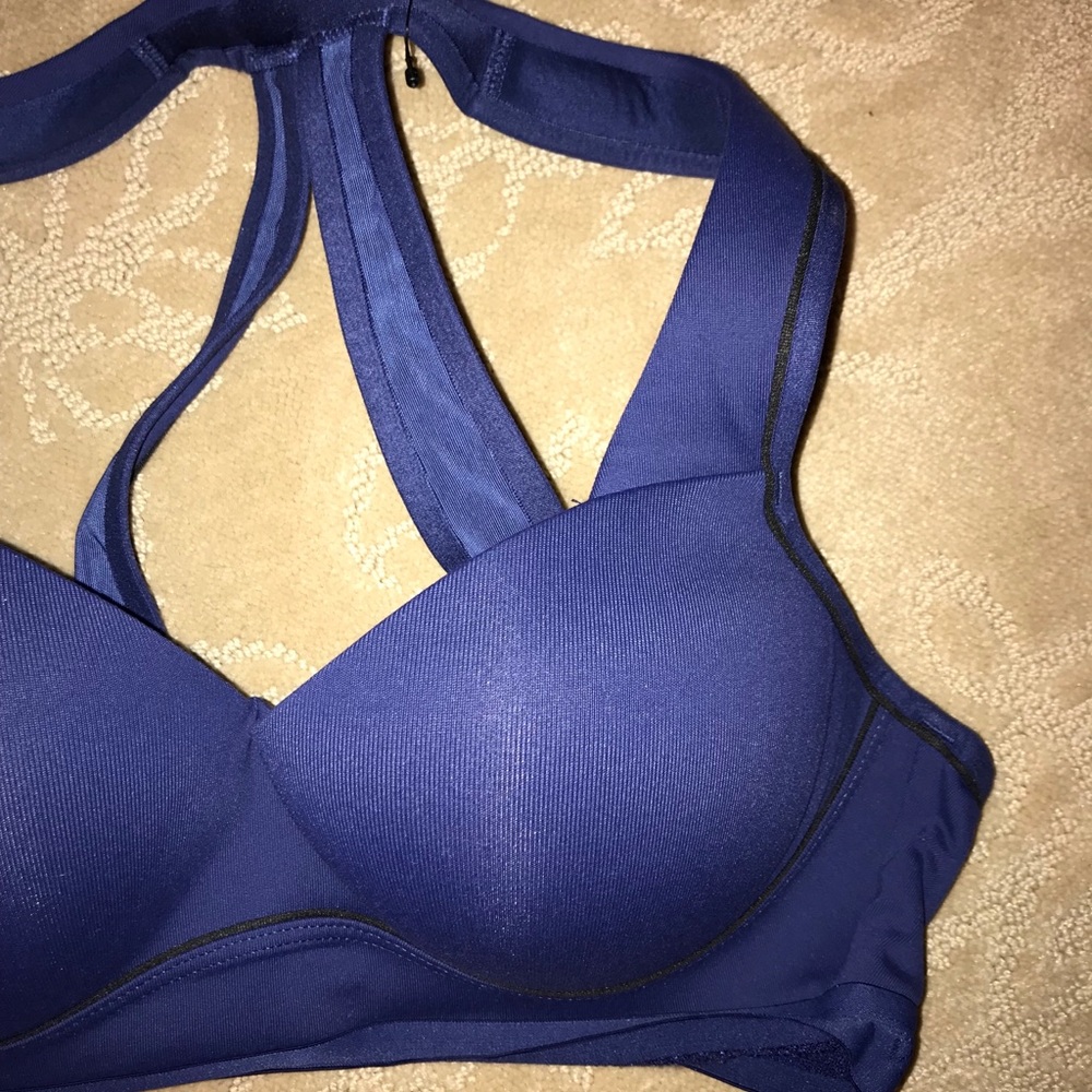 3/$50 🎉 Victoria’s Secret Wired Sports Bra 😍
